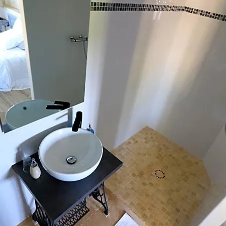 D'hotes La Quercynoise Alojamento de Acomodação e Pequeno-almoço 3*